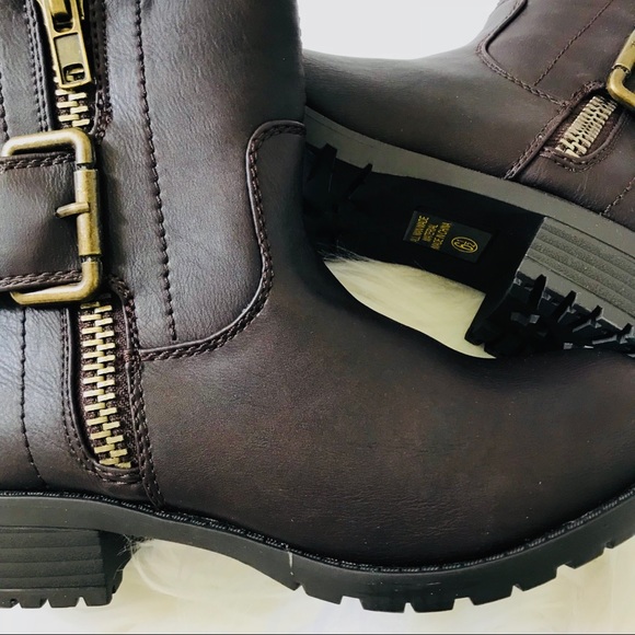 Dark brown ankle bootie! - Picture 4 of 8